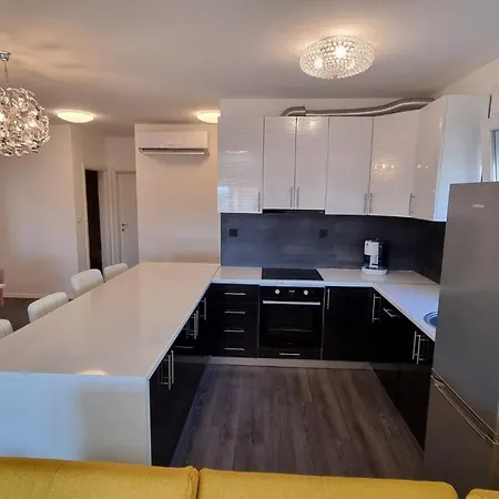 Luxury Apt. With Sea View Appartement *