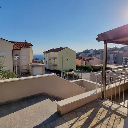 Luxury Apt. With Sea View Apartman *